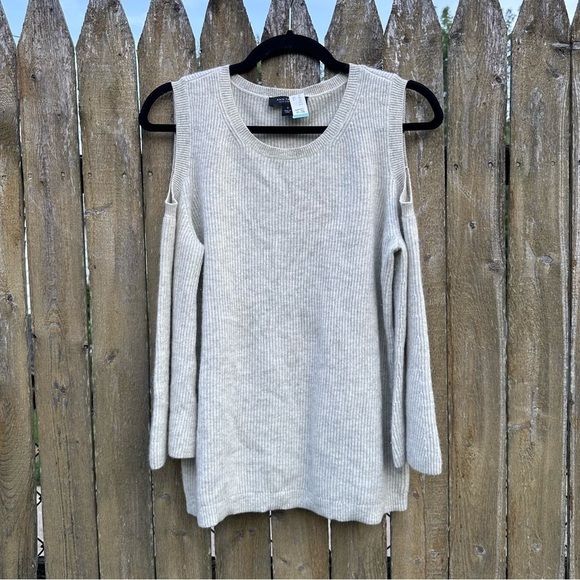 Ann Taylor 100% Cashmere Cold Shoulder Wide Sleeve Sweater Sz M - Picture 2 of 15